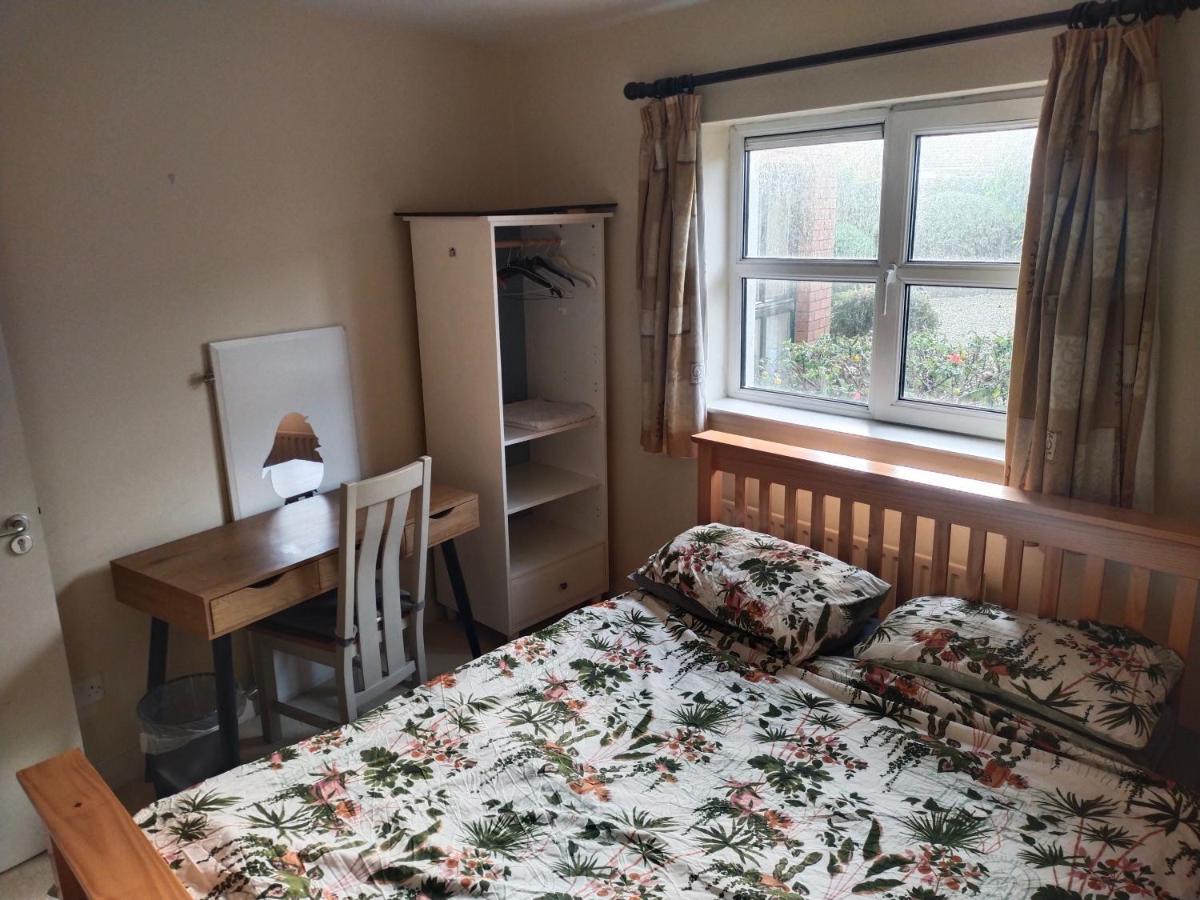 كورك Crescent Apartments Homestay المظهر الخارجي الصورة