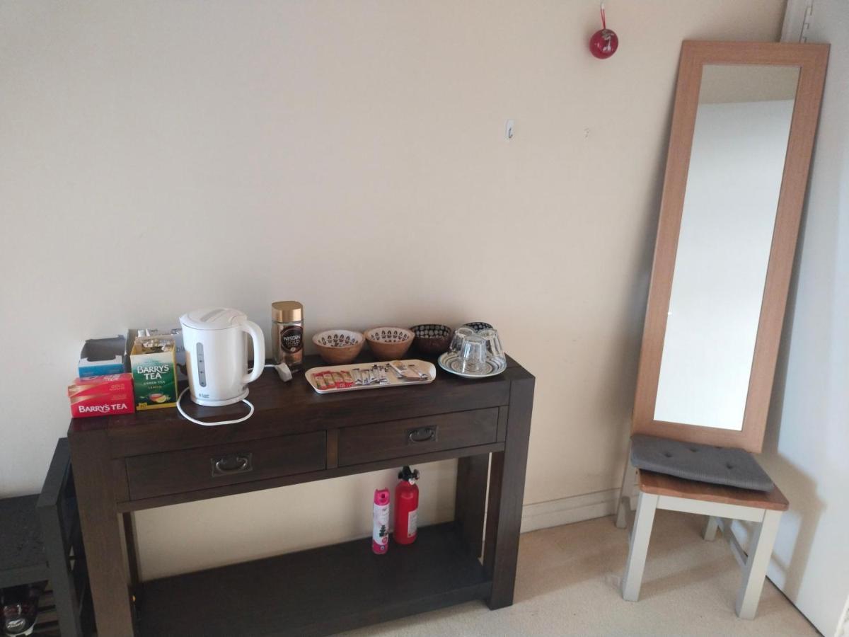 كورك Crescent Apartments Homestay المظهر الخارجي الصورة