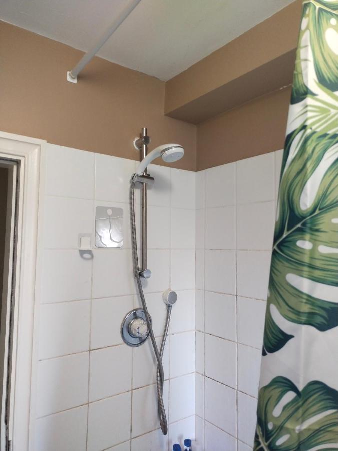 كورك Crescent Apartments Homestay المظهر الخارجي الصورة