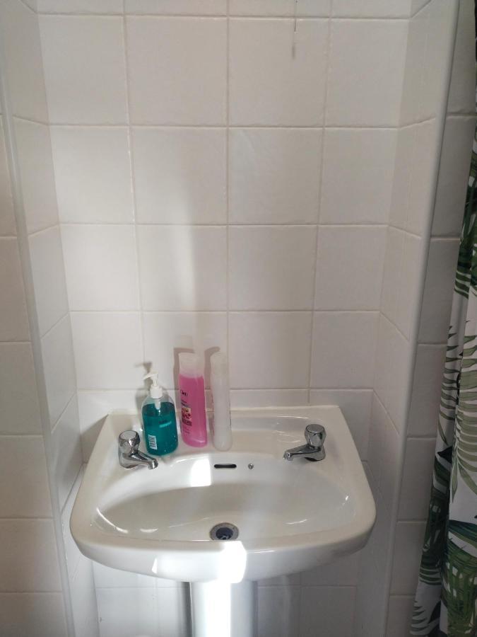 كورك Crescent Apartments Homestay المظهر الخارجي الصورة
